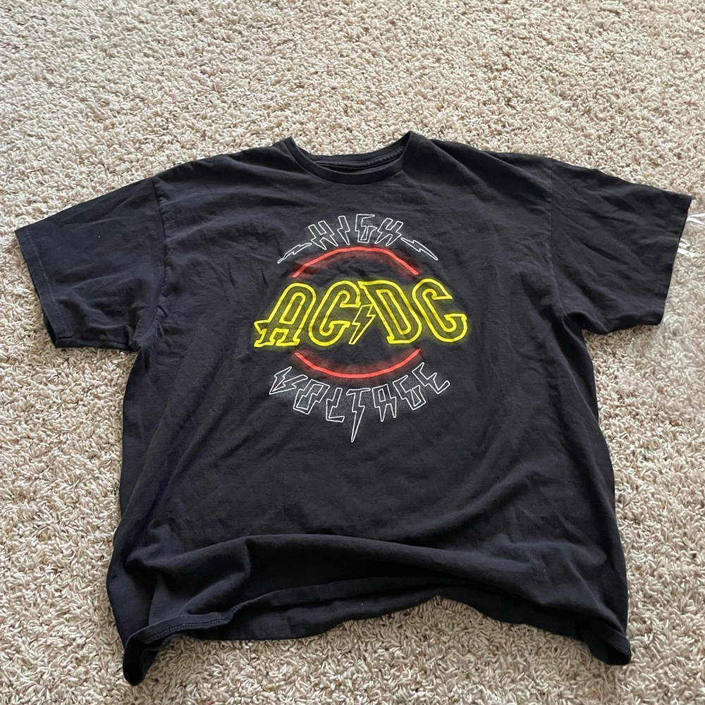 Hybrid & Company Black Graphic T-Shirt